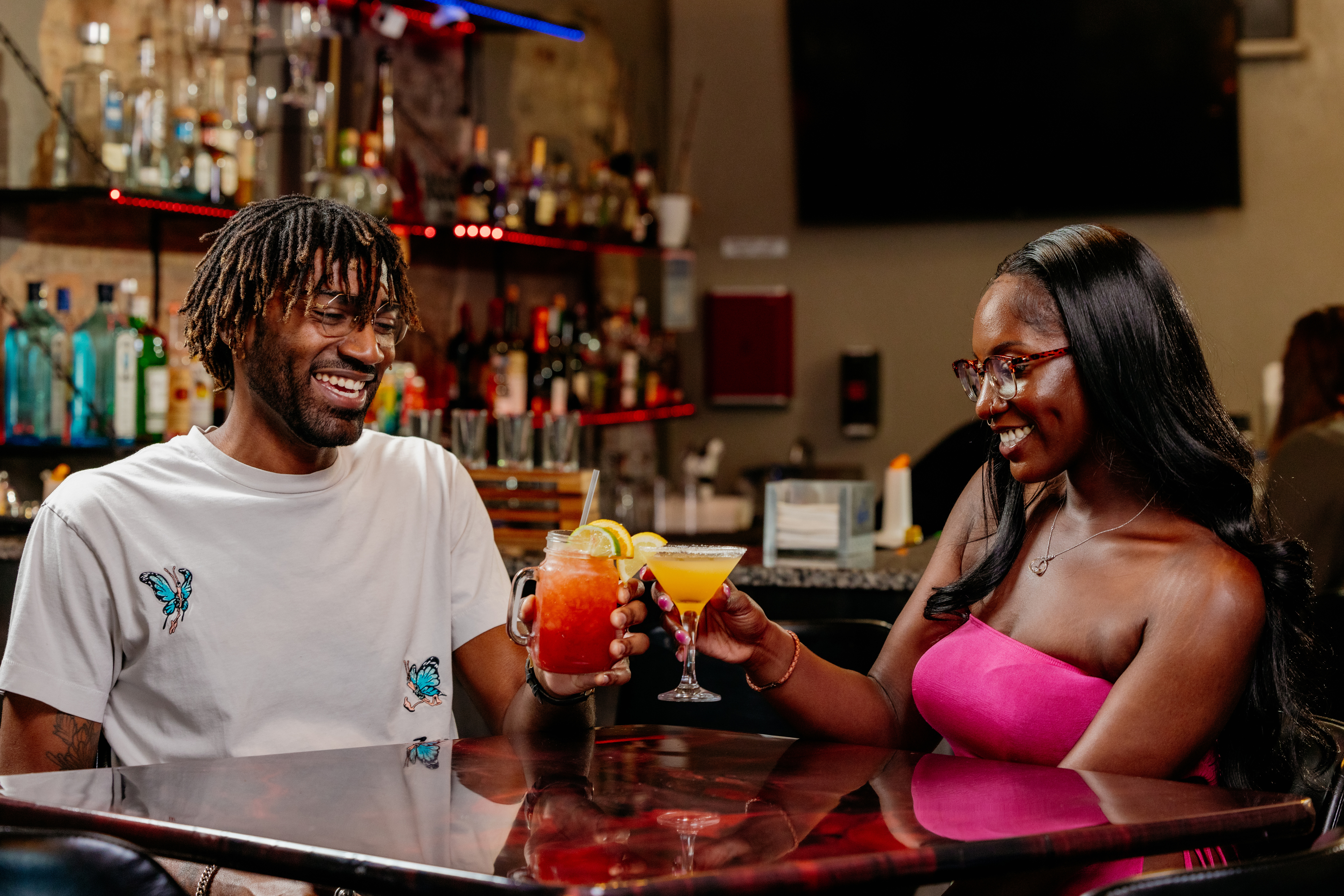 Ambiance & cocktails signature — Bar-Lounge Gold Stars Bunia